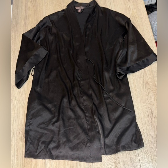 Victoria’s Secret black robe lingerie - Picture 1 of 2
